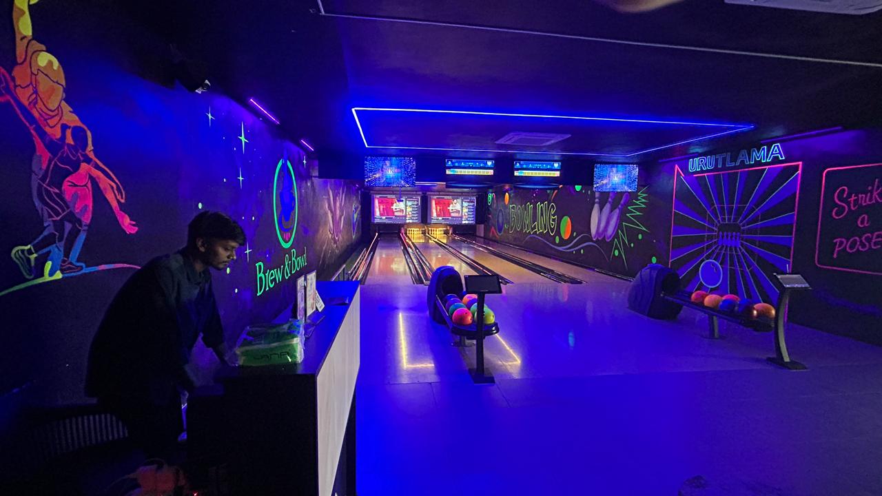 Reception and lounge at Brew & Bowl Padur